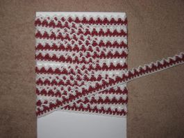 Häkelspitze Baumwolle ecru mit bordeaux Motiv 12mm breit