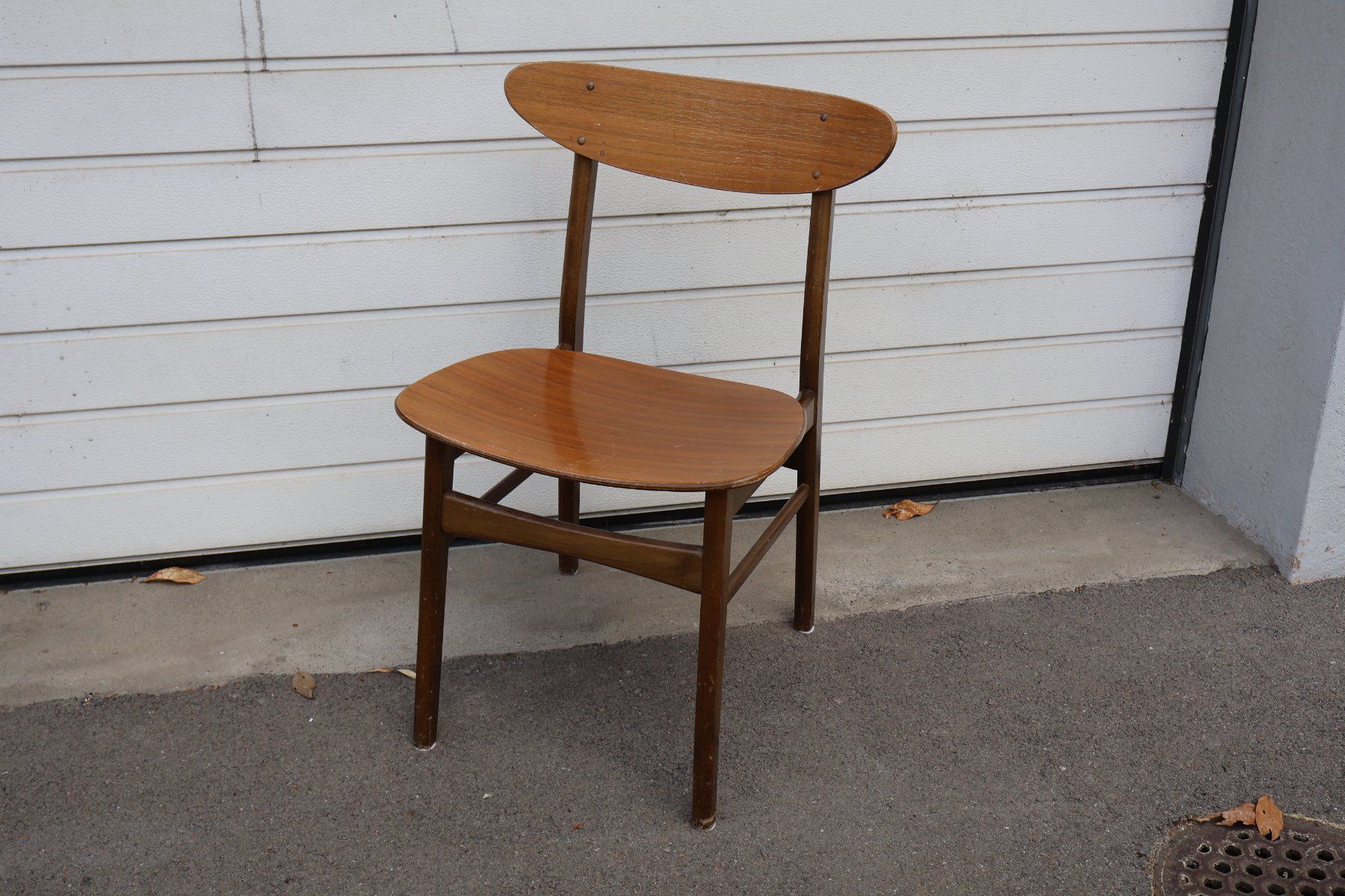 Holzstuhl, Mid Century Stuhl, Esszimmerstuhl, Top Zustand! (Gebraucht) in Zürich für CHF 50 – nur Abholung auf Ricardo kaufen