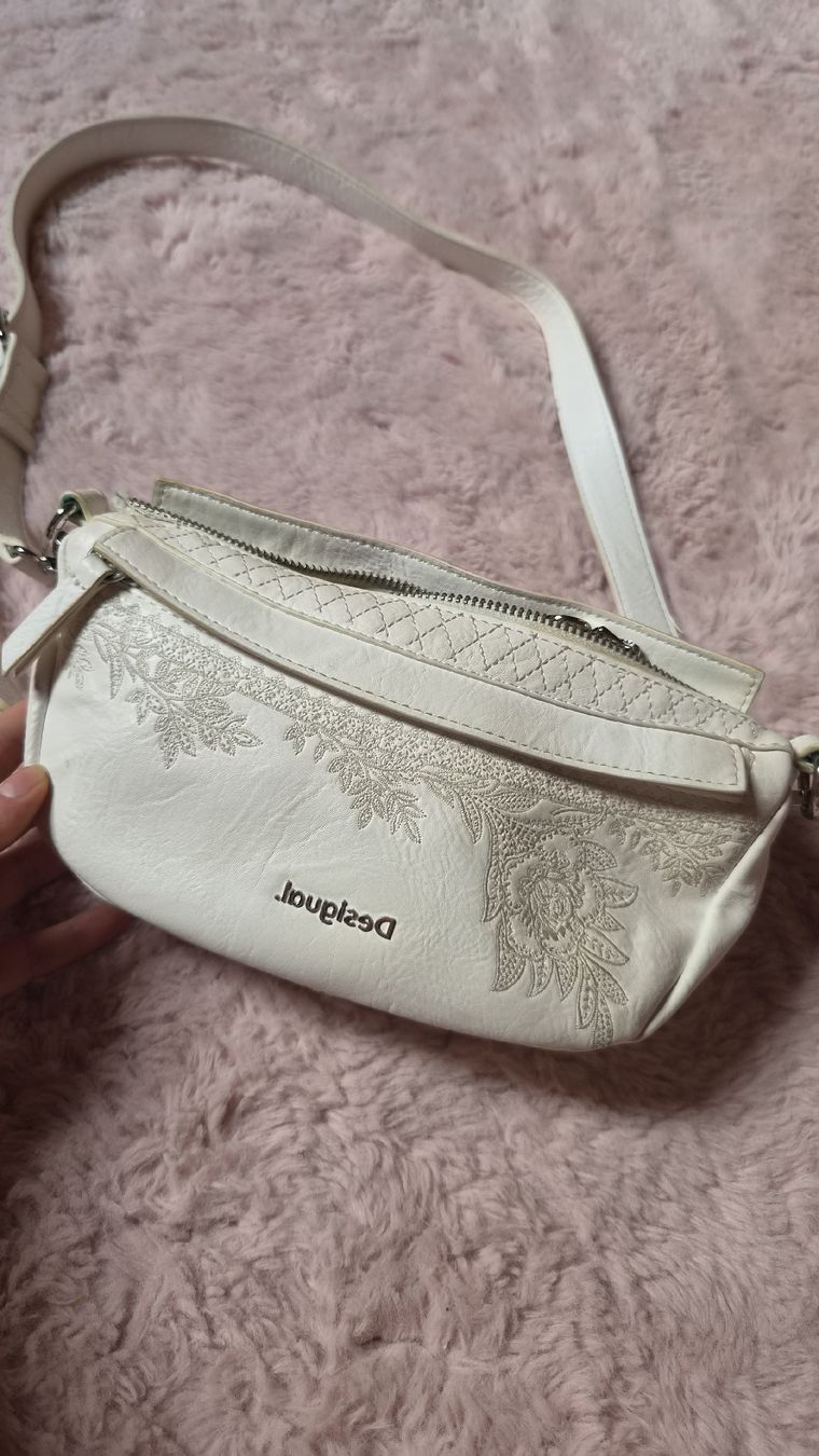 Desigual Borse da donna: Tasche Desigual weiss  – Usato da Mellingen venduto da BiBi.16 1