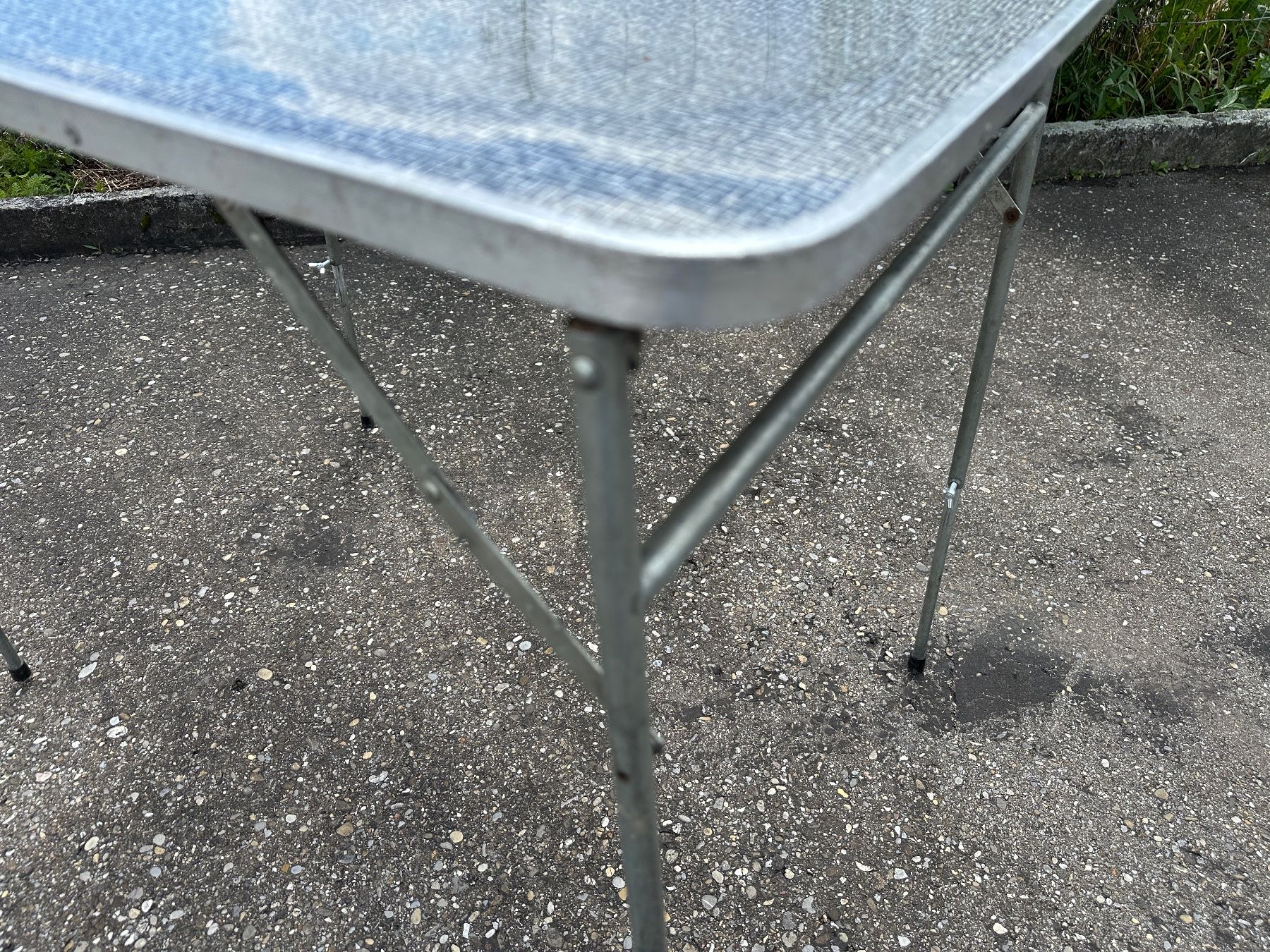 Tavoli: Vintage Camping Tisch / Klapptisch – Usato da Zürich venduto da frauflufelberg 7