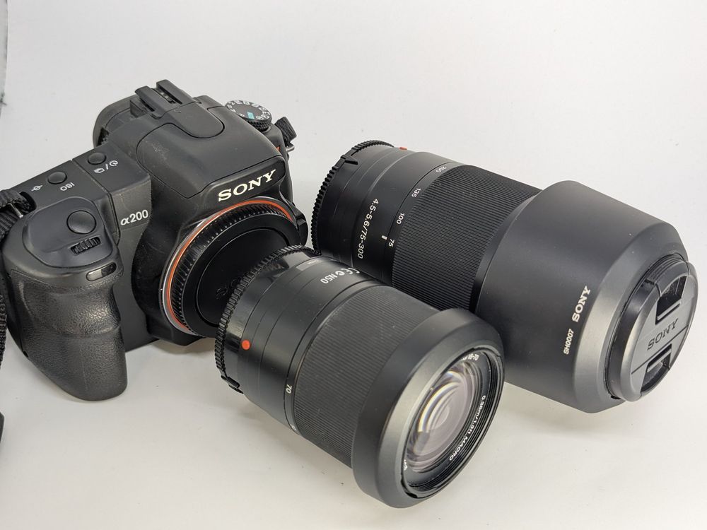 Sony Alpha 200 mit 2 Objekitven wenig gebraucht top (Gebraucht) in ...