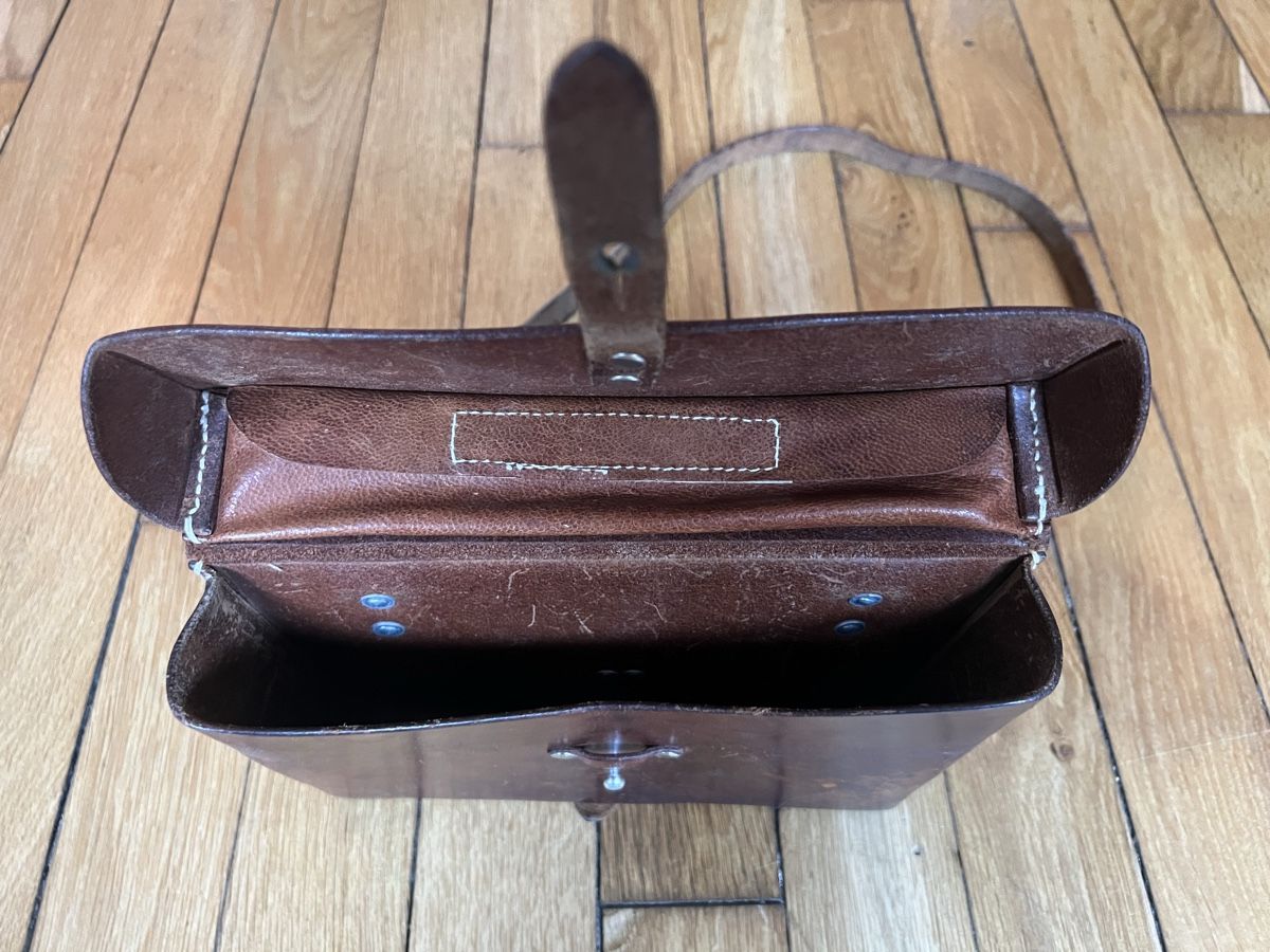 Armée suisse Sacs: Kartentasche Ledertasche Handtasche Schweizer Armee – D'occasion à Bern par noa3430 2