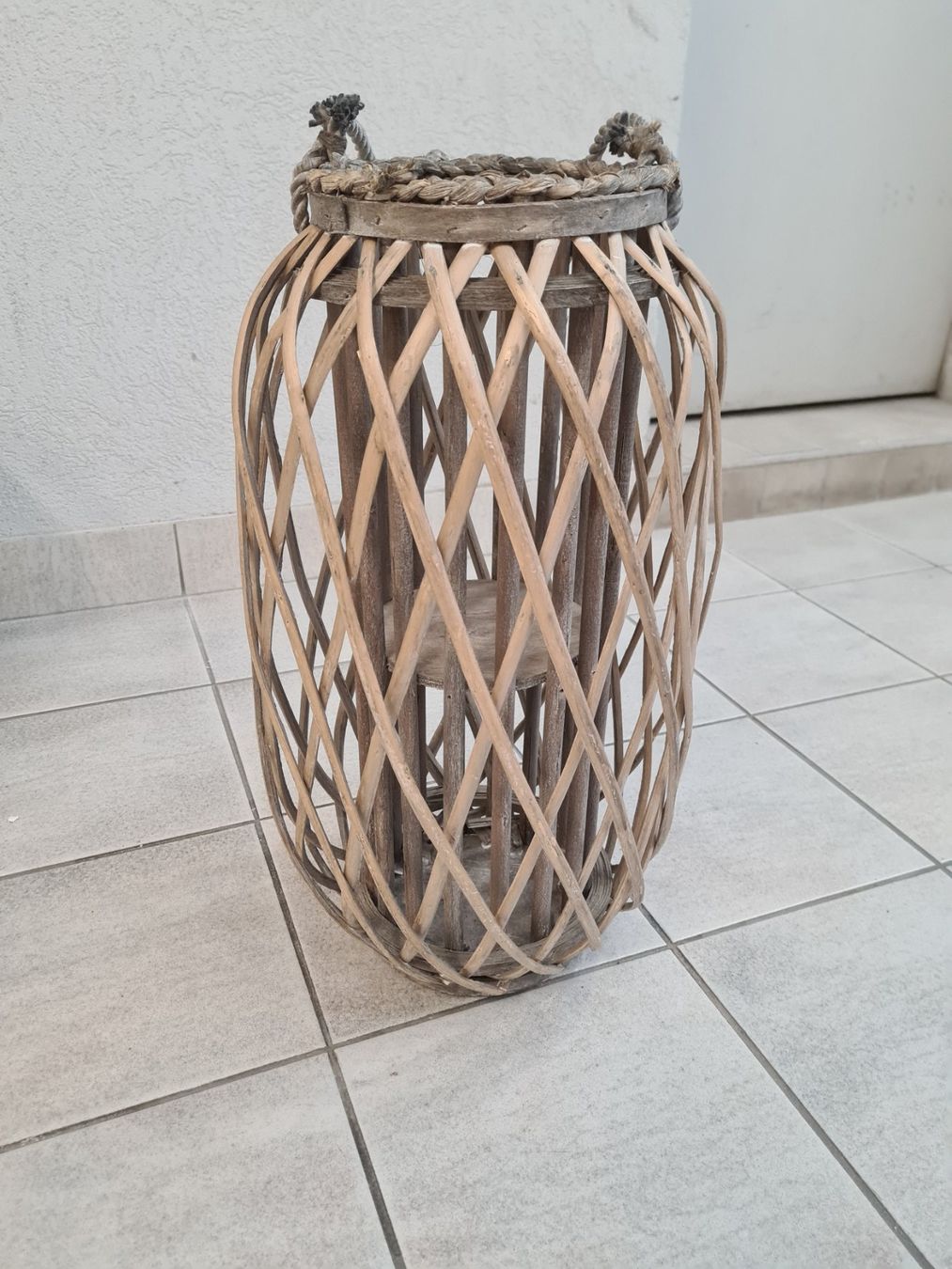 Toutes les décorations: 2 Lanternes déco en bambou tressé – D'occasion à Monthey par 187-zeroo 9