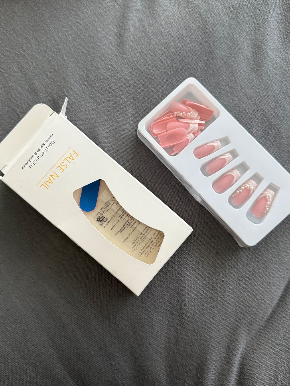 Ongles artificiels: Press on Nails – Neuf avec emballage d'origine à Baar par and_x9gz