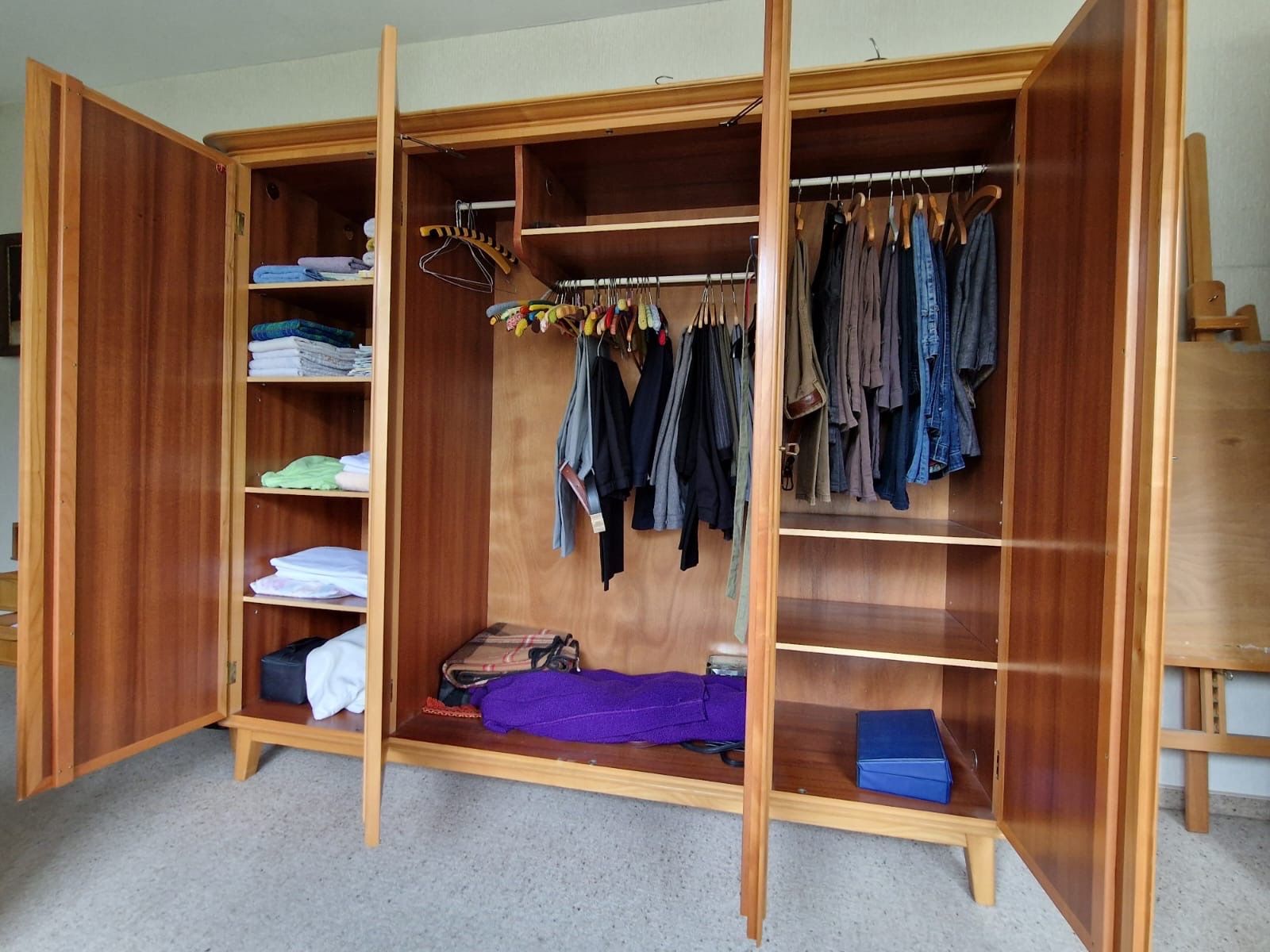 Armadi: Vintage Kleiderschrank – Usato da Schaffhausen venduto da thextraterrestrial 4