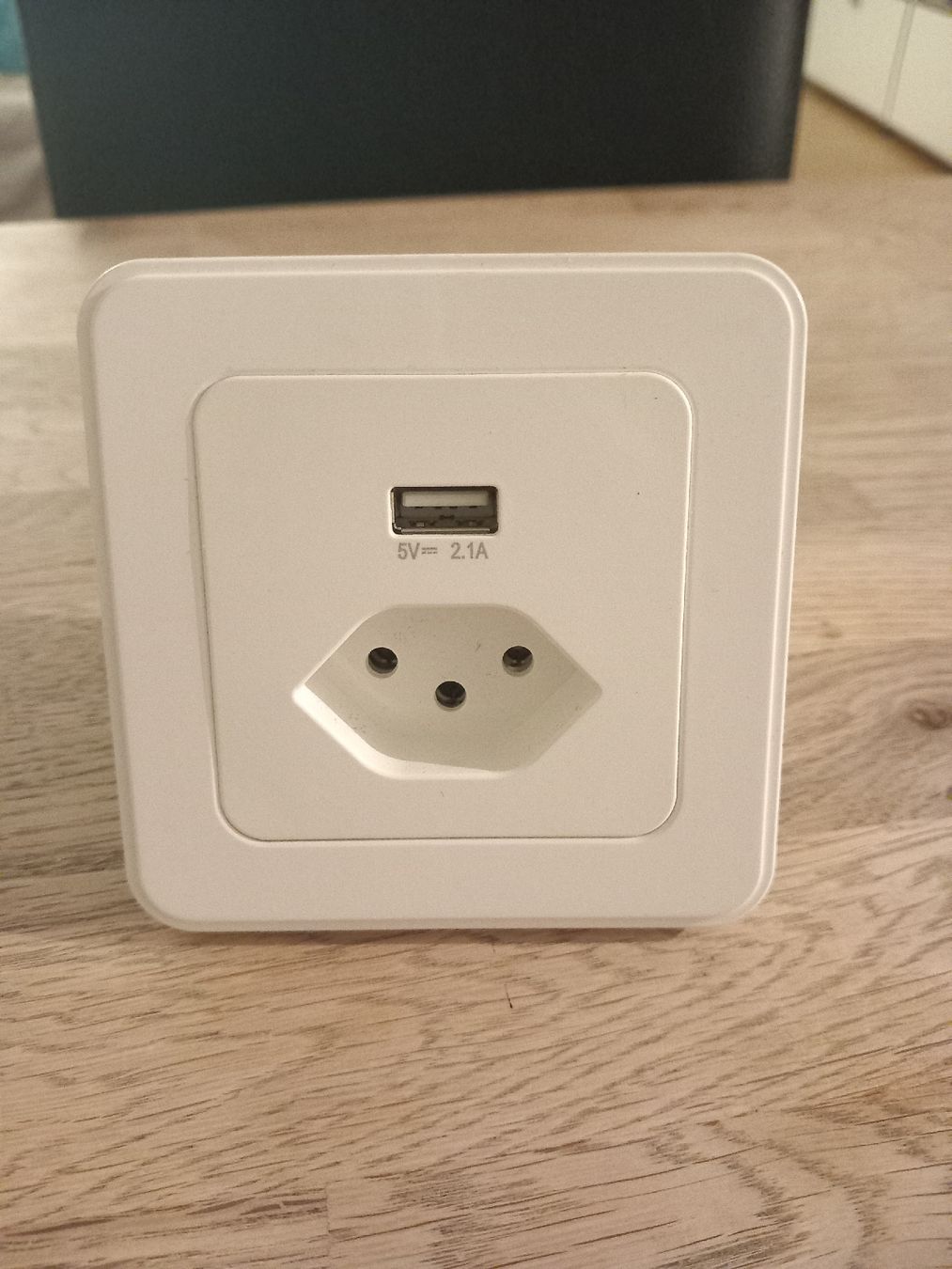 Spine: UP Steckdose Mica T13/USB – Nuovo e nell'imballaggio originale da Thun venduto da Beroshop