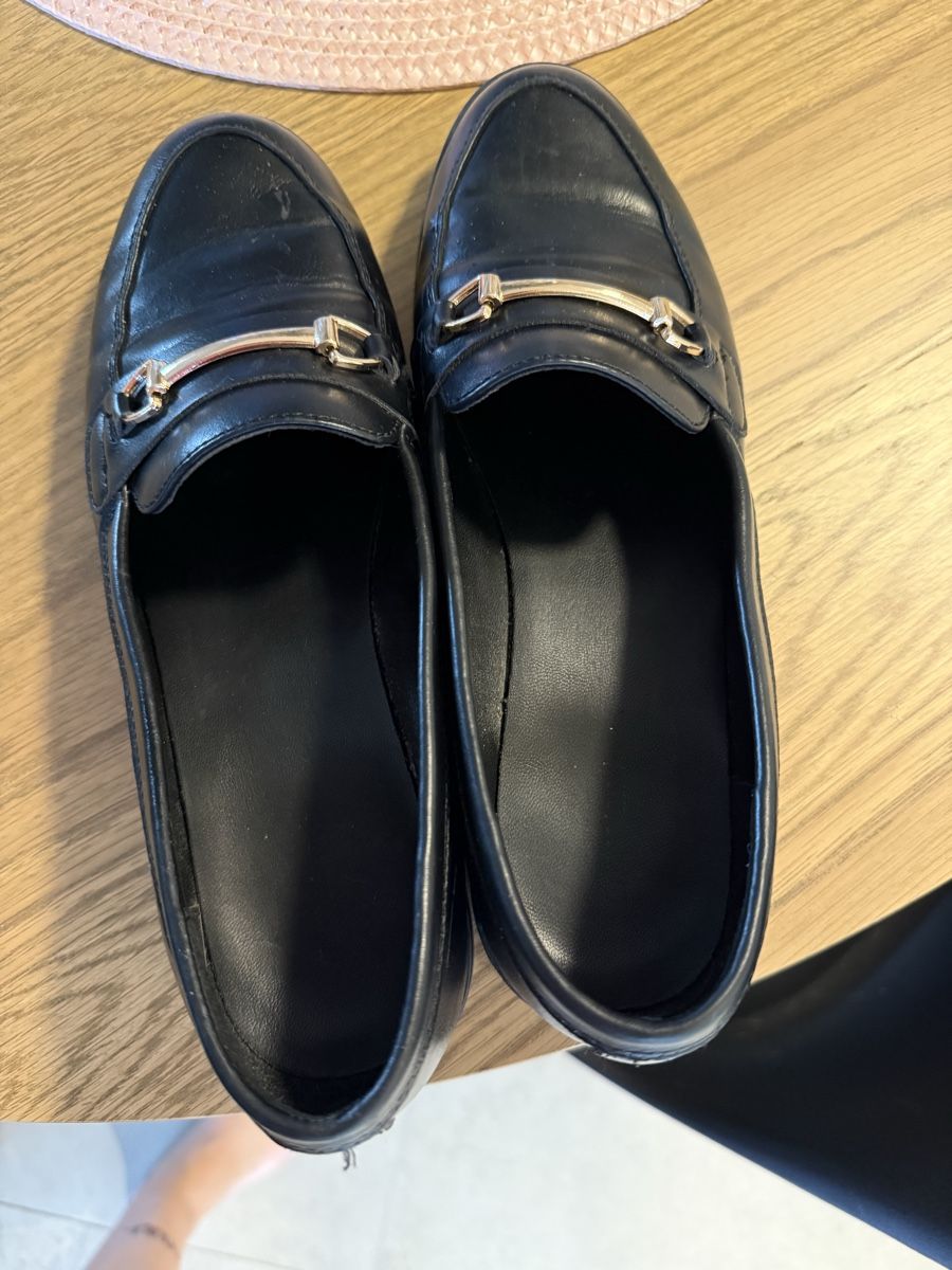 Chaussures femmes: Schwarze Loafer Damen Grösse 40 – D'occasion à Hüttwilen par sar_8gj7 2