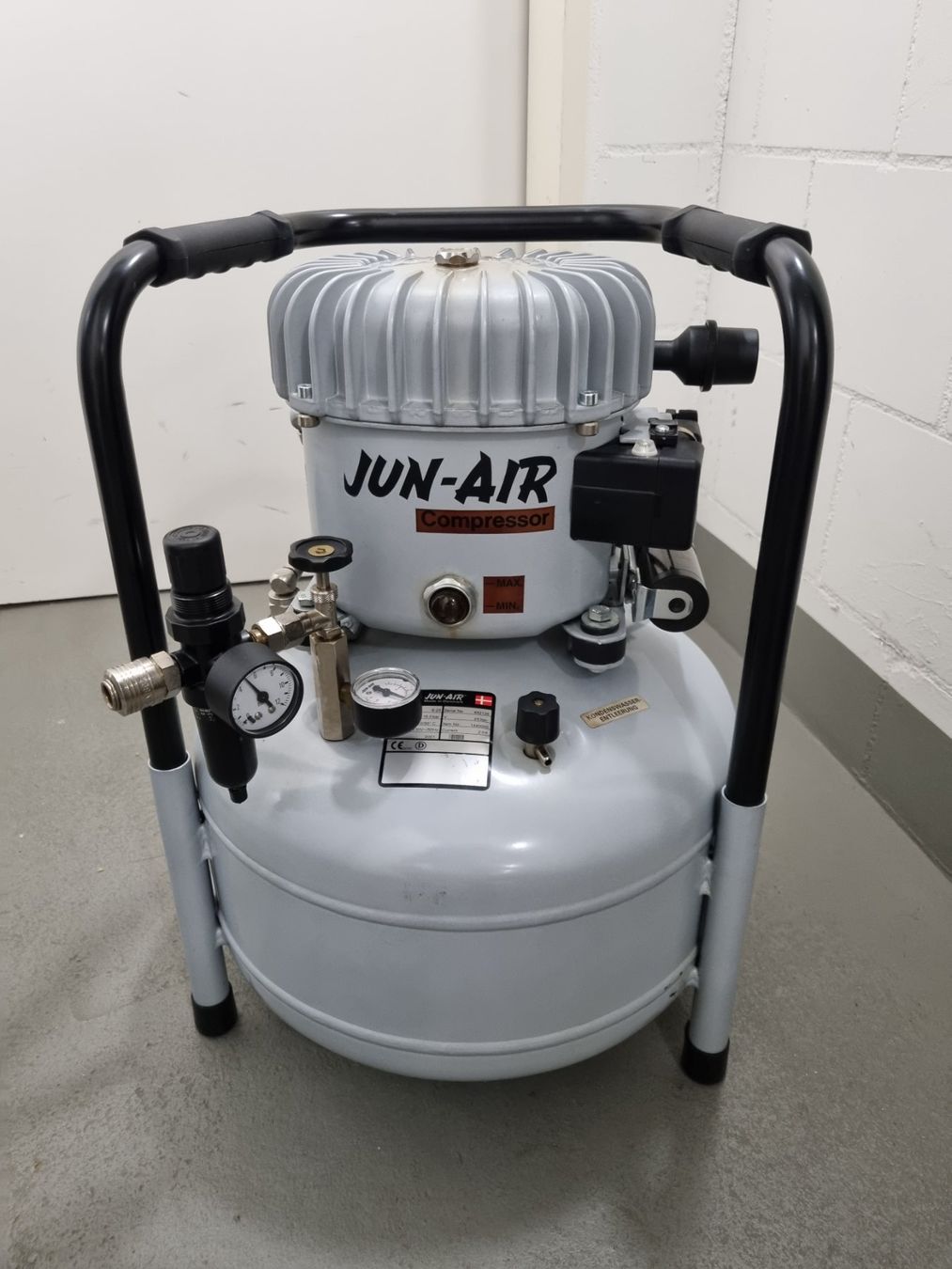 Jun-Air Compresseurs: Kompressor JUN AIR Model 6-25 – D'occasion à Zug par jordi2005