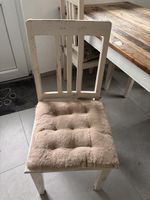 4 Echtholzstühle mit Kissen