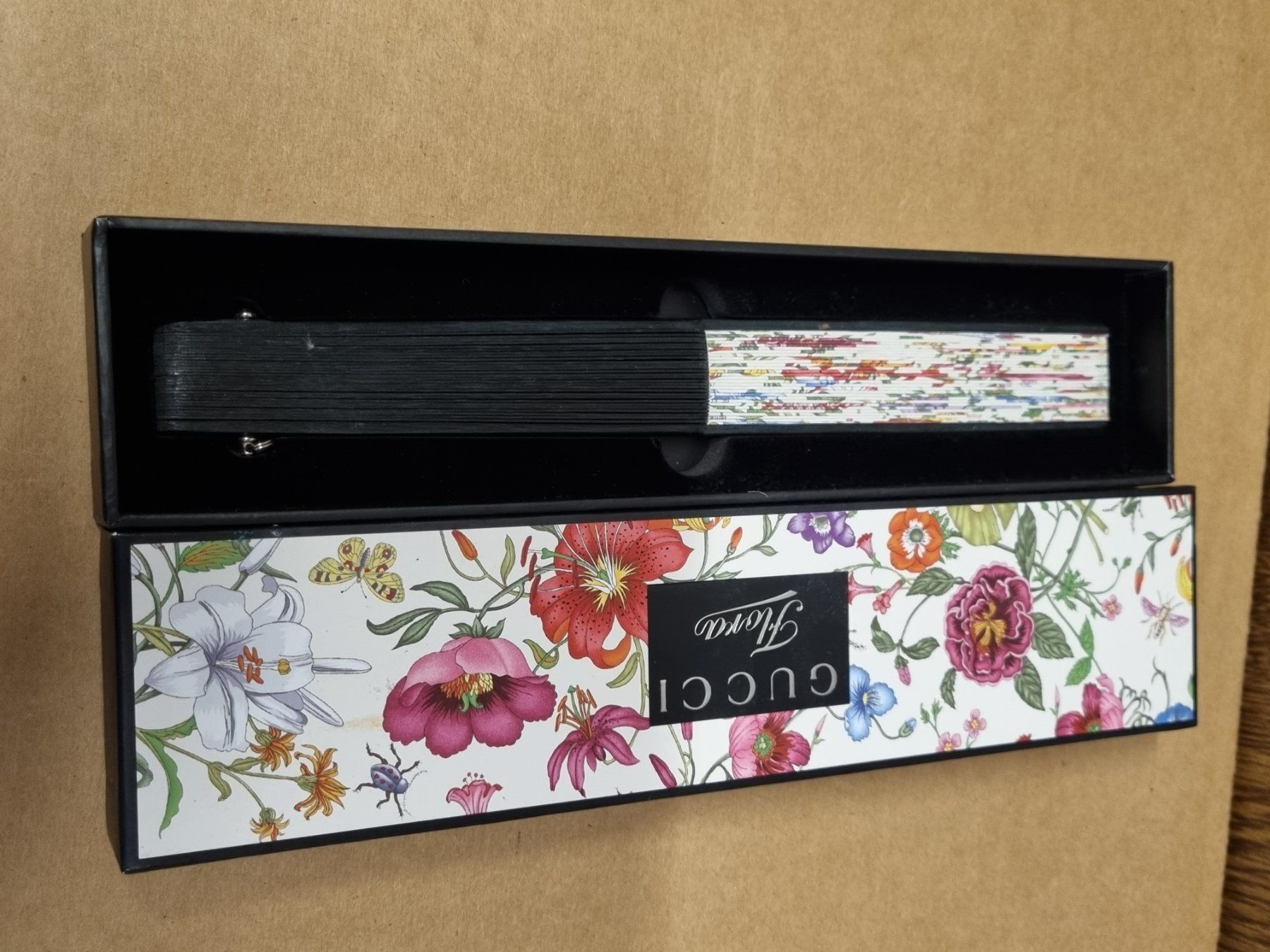 Sonstige Dekorationen & Accessoires: Gucci Flora  Fächer Original Karton – Gebraucht aus Schaffhausen von Leveron13 8