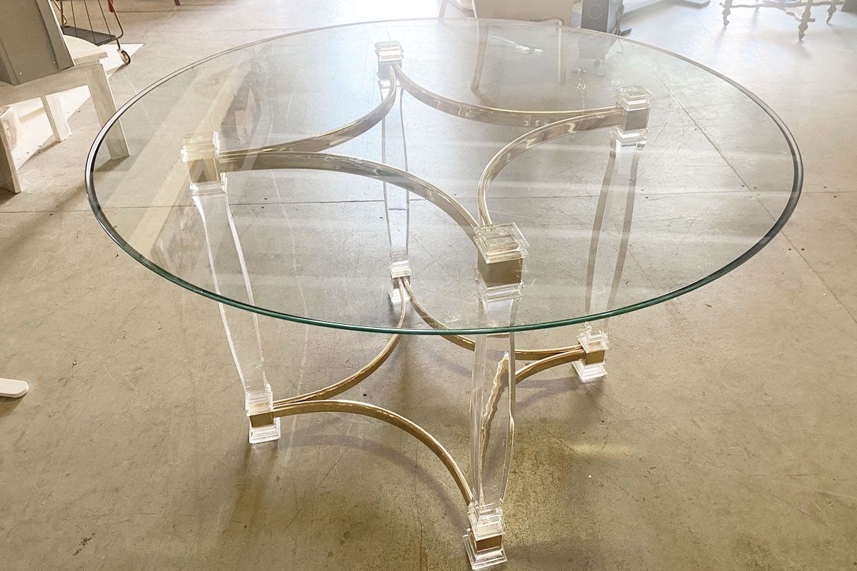Tavoli: Runder Design Tisch Glasplatte Acrylglas Messing Gestell – Usato da Ballwil venduto da ClassicGallery 6