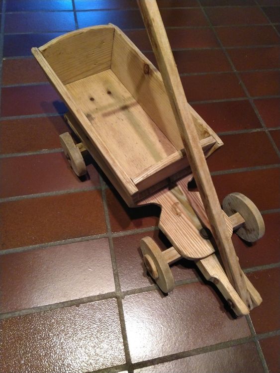 Jouets: Ziehwagen für Kinder – D'occasion à Basel par Tatura