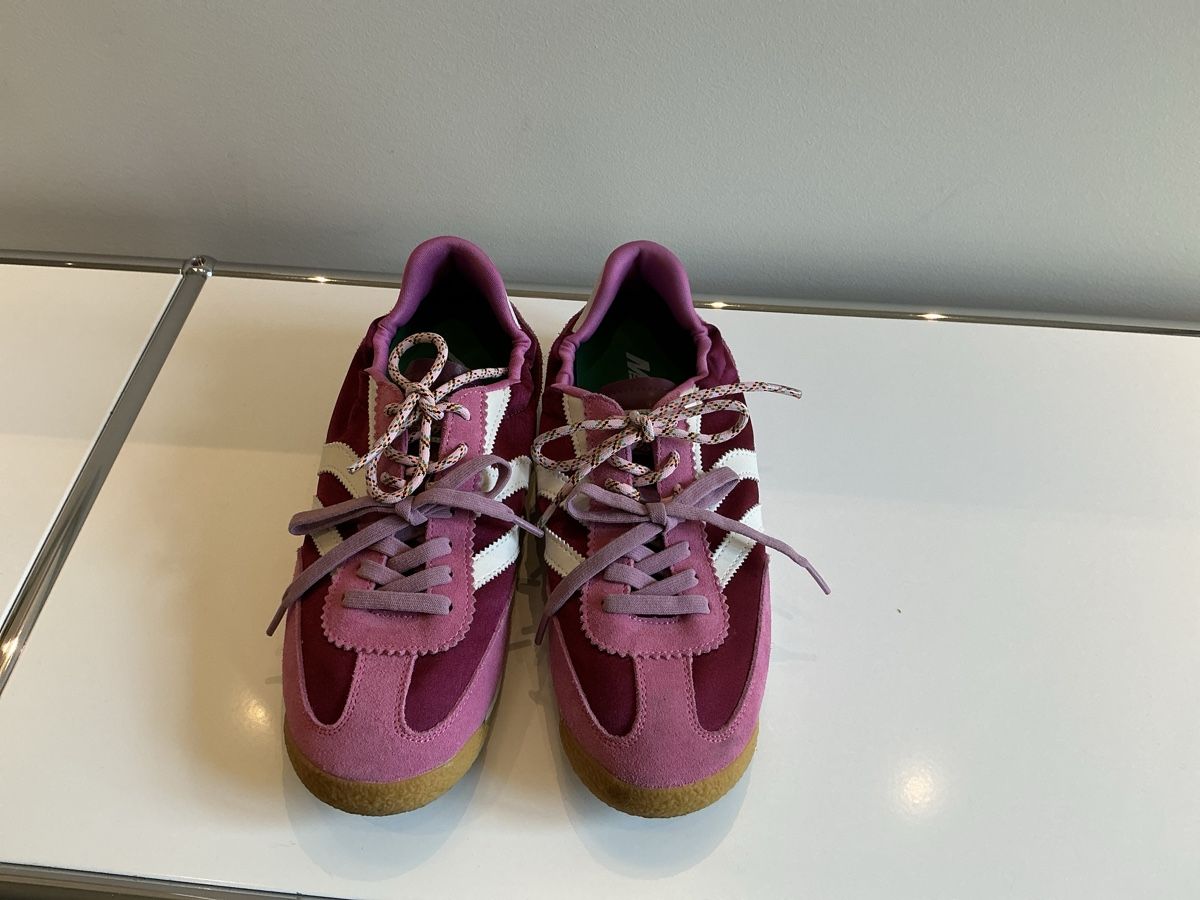 Chaussures femmes: Sneaker von MRP – D'occasion à Zürich par lukasg.meier 1