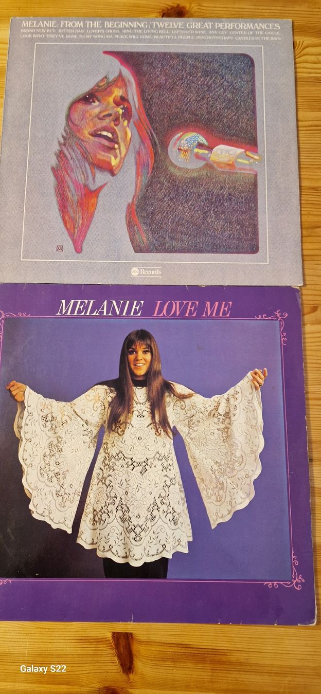 Dischi in vinile: 2x Vinyle Melanie Love me / From the Beginning – Usato da Yvonand venduto da RF-VINYL