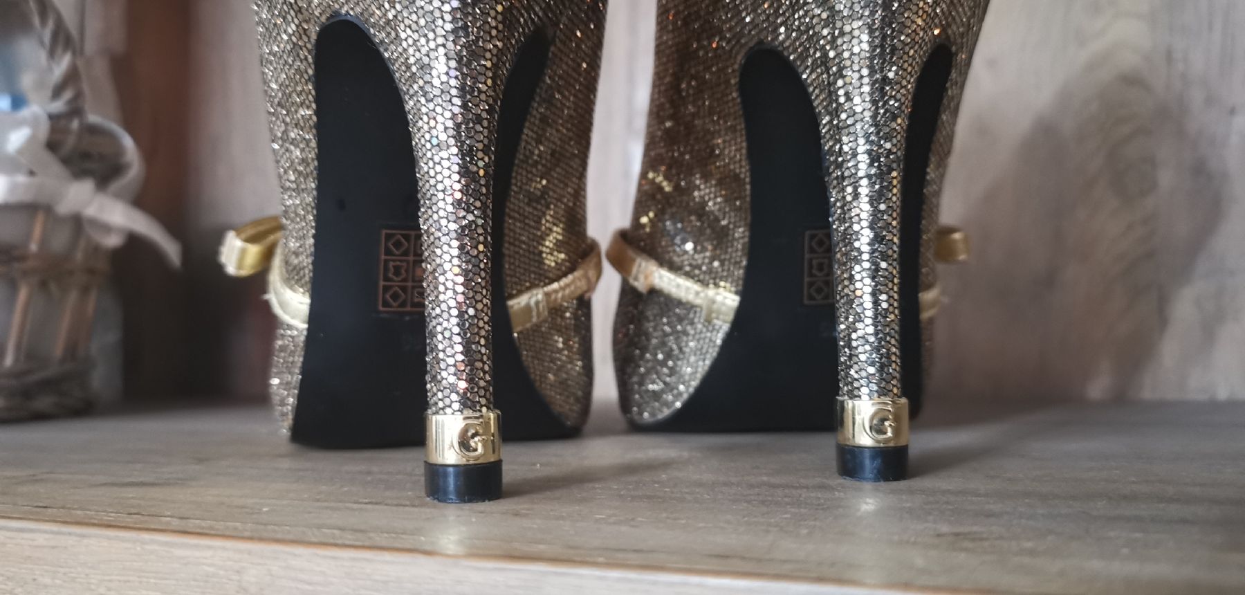 Guess Scarpe da donna: GUESS High Heels – Usato da schaffhausen venduto da kucukaga 5