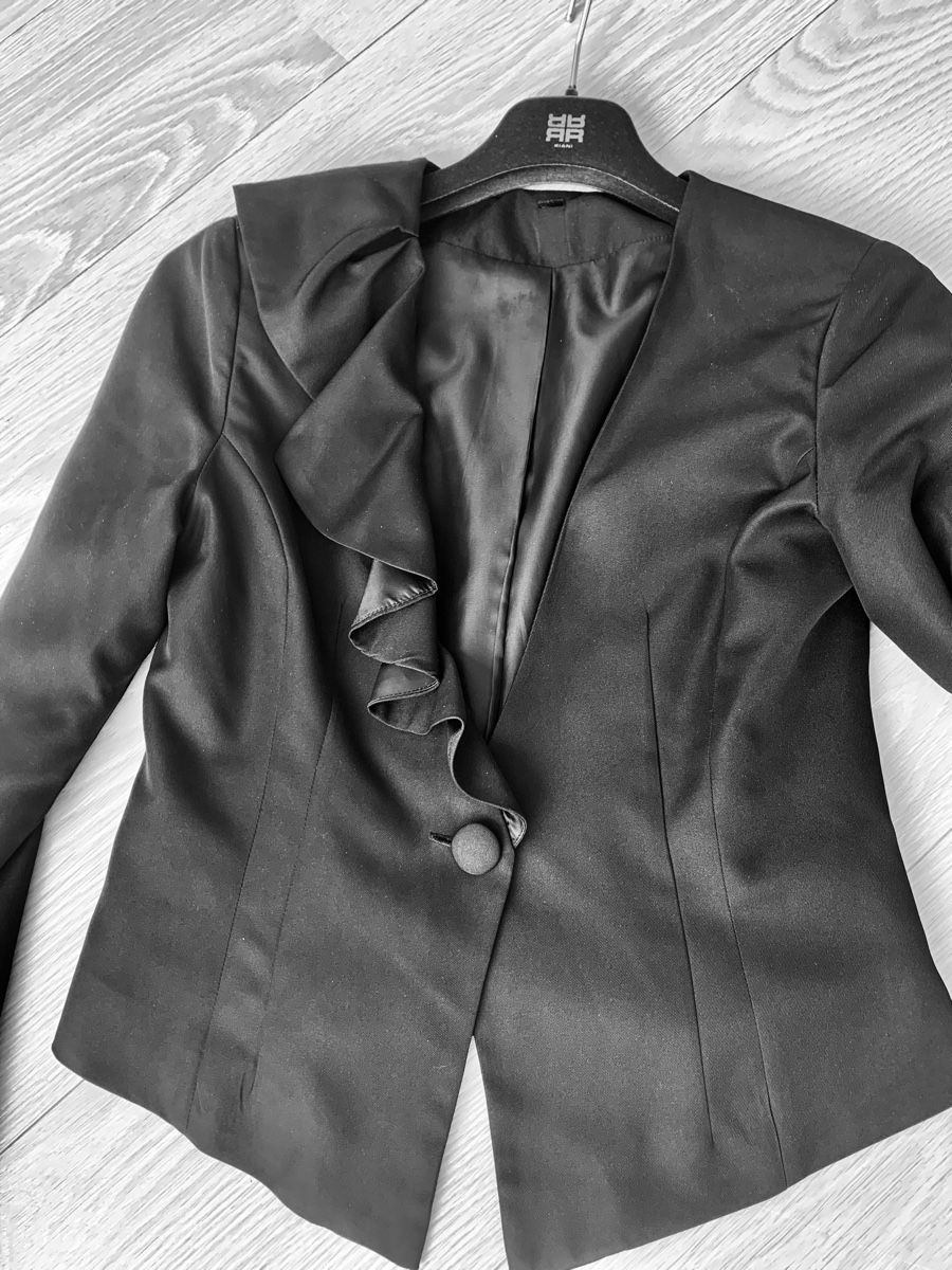 Kleider: Silberfarbenes Designer-Kleid mit schwarzem Blazer, Gr. 36 – Neu (gemäss Beschreibung) aus Schwanden GL von Cicala 3