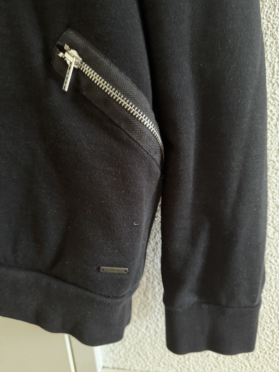 Hugo Boss Maglioni & Felpe: Hugo Boss Black Cotton Sweater with Zips – Usato da Zug venduto da pav_q5f7 2