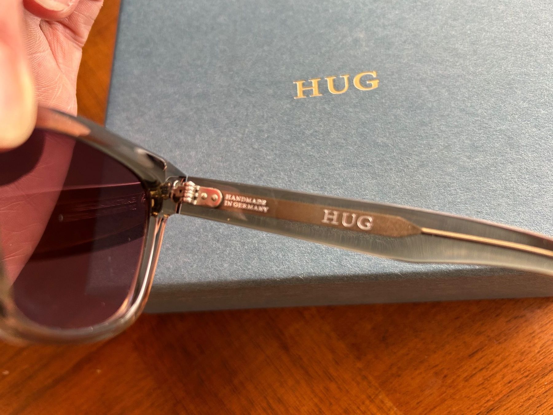 Occhiali & Lenti: Sonnenbrille Hug Spectacles mit Lederetui – Usato da Olten venduto da arcata 3