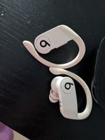 Apple Beats Kopfhörer mit Ladeetiu