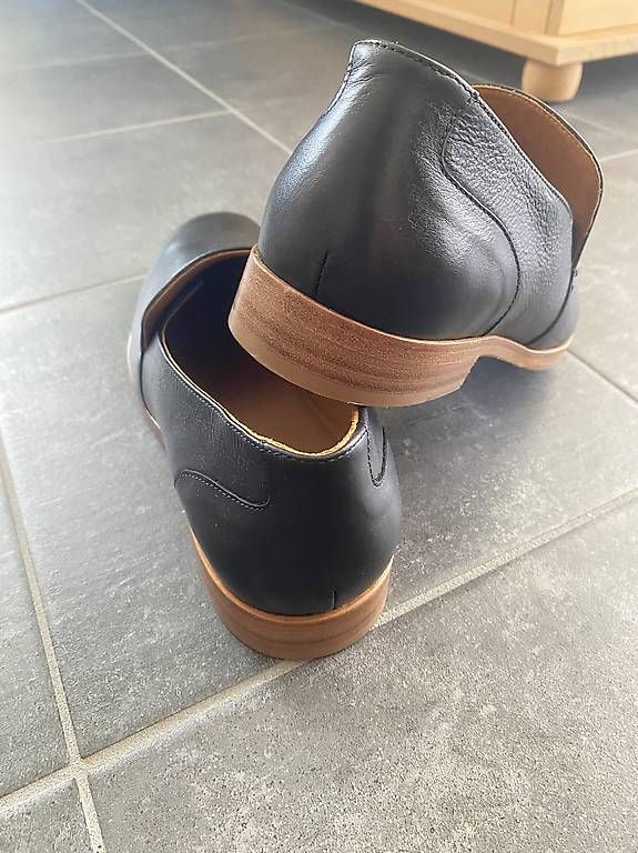Chaussures hommes: Slipper Herrenschuhe Grösse 42 – D'occasion à Effretikon par ivo_btd6 3