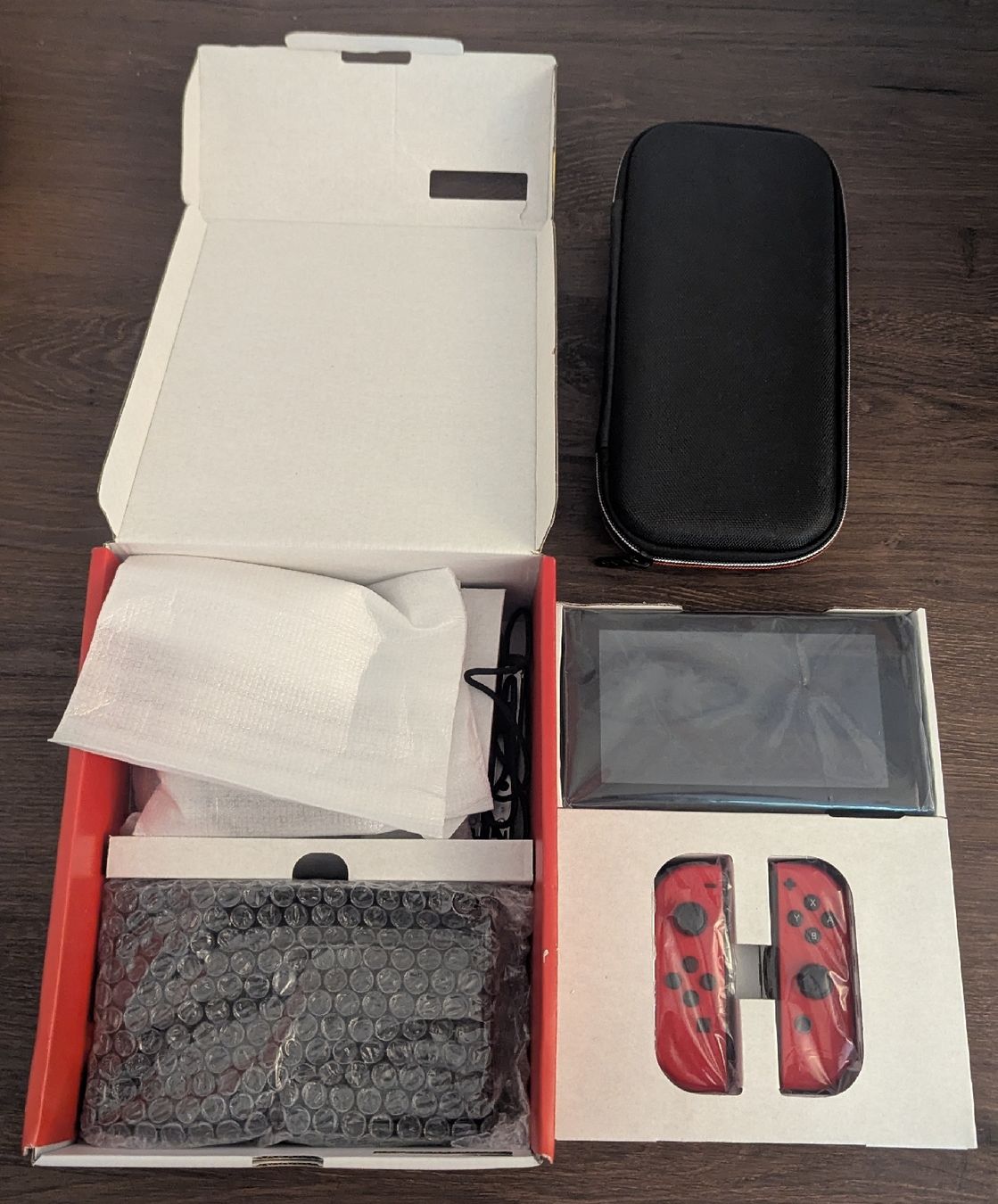 Nintendo Console: Nintendo Switch Mario Edition, wie neu + Case – Usato da Zürich venduto da sim_r6fm 2