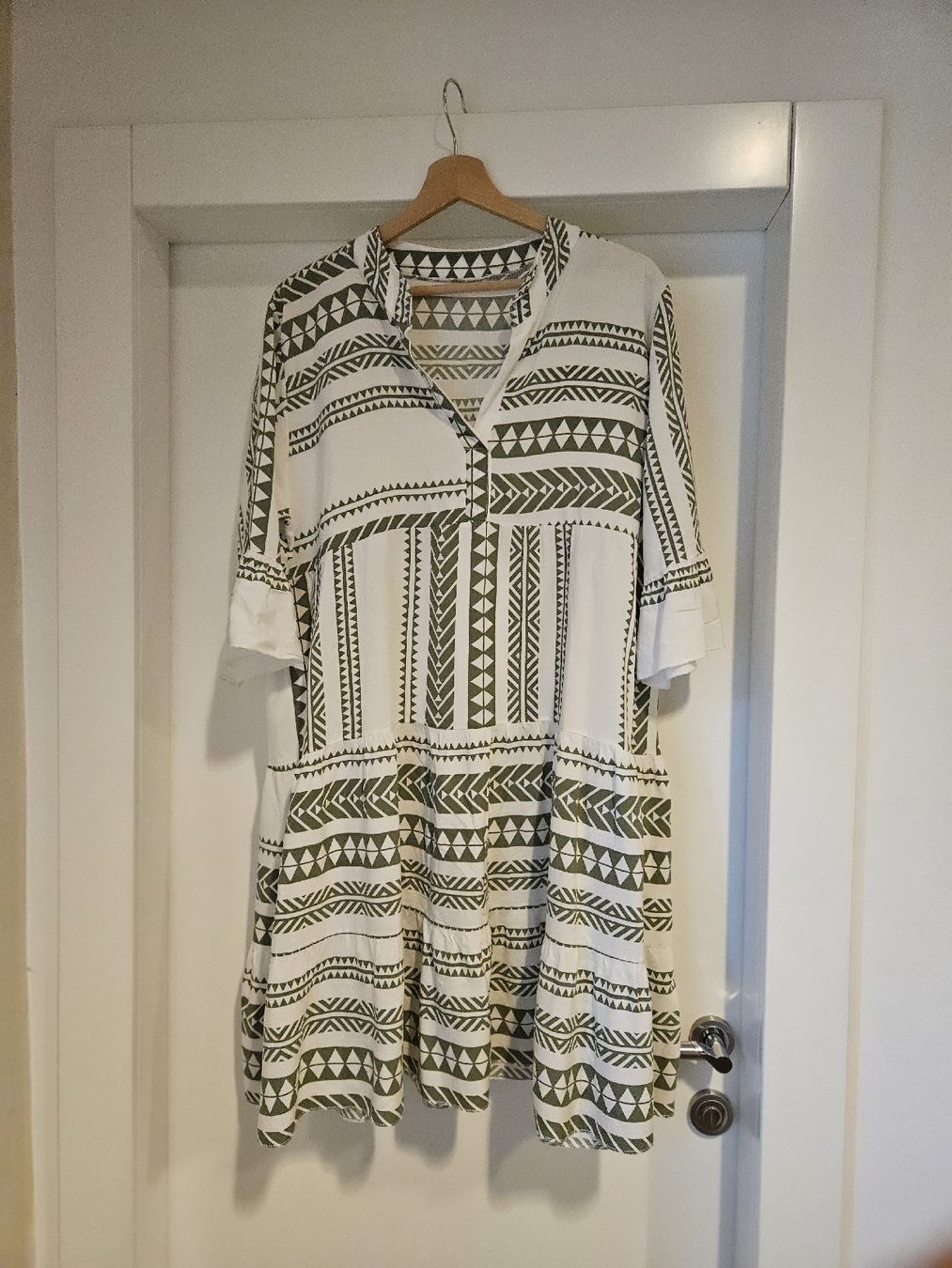 Vestiti: Sommerkleid /Freizeitkleid mit Muster, Made in Italy – Usato da Wohlen AG venduto da Colina