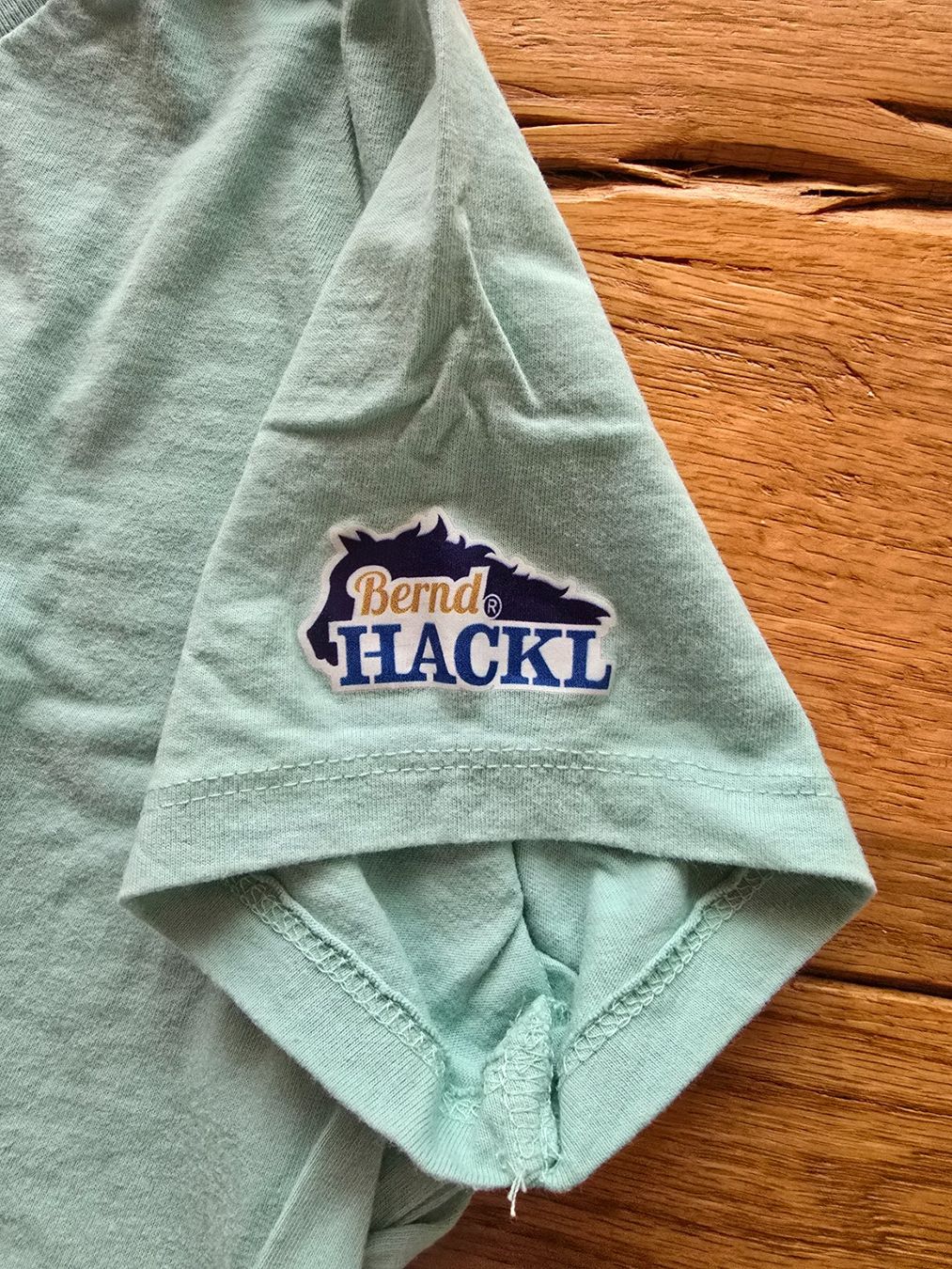 T-shirt: T-Shirt Bernd Hackl - 7P Ranch / Pferdeprofis – Usato da Unterägeri venduto da Unikat71 2