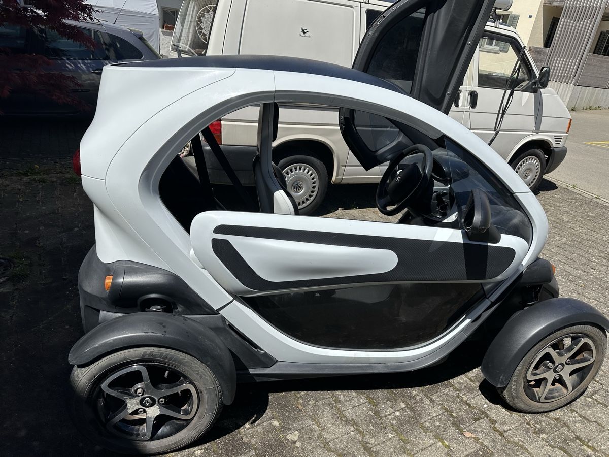 Renault Automobili: Twizy Renault  – Usato da Trüllikon venduto da angela4444