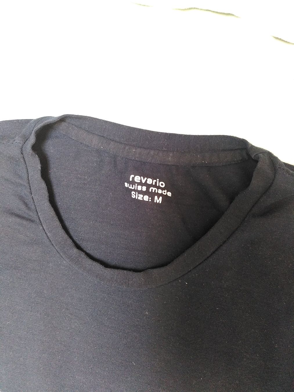 T-shirt: T-shirt Revario – Usato da Lausanne venduto da Flofloflofloflo 1