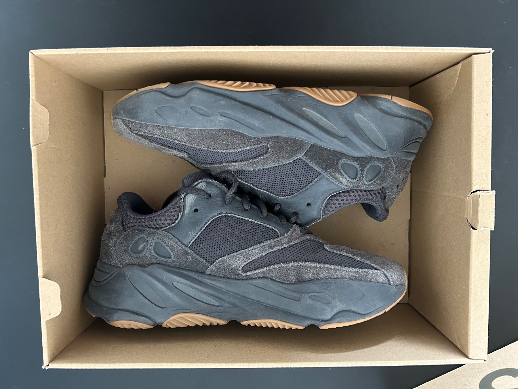 Adidas Scarpe da uomo: adidas Yeezy Boost 700 "Utility Black" – Usato da Bern venduto da fin_99t2 2