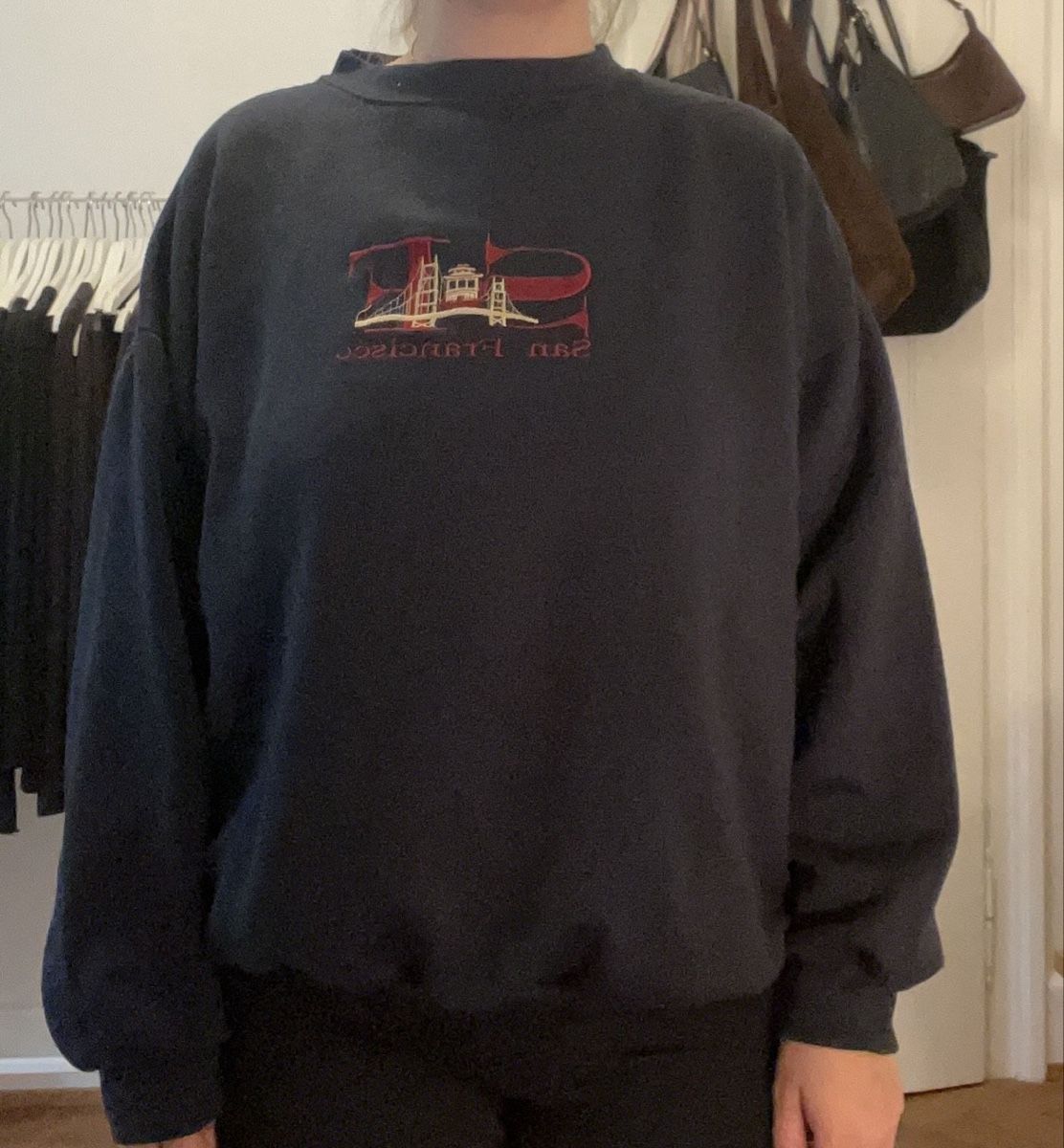Pullover & Sweatshirts: Pullover Schwarz  – Gebraucht aus Basel von guguu2012 1