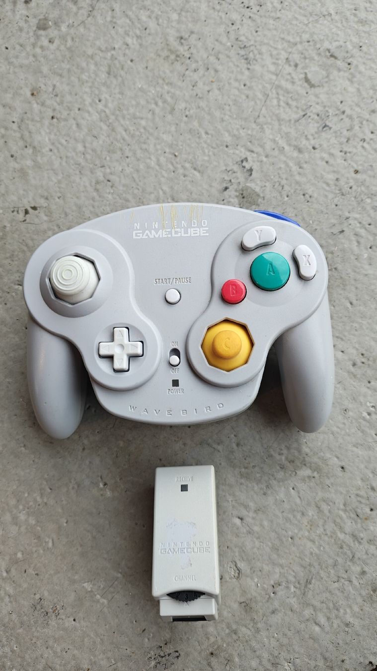 Nintendo Controller: Controller wireless Wavebird Nintendo Gamecube – Usato da Montagnola venduto da mattbert86