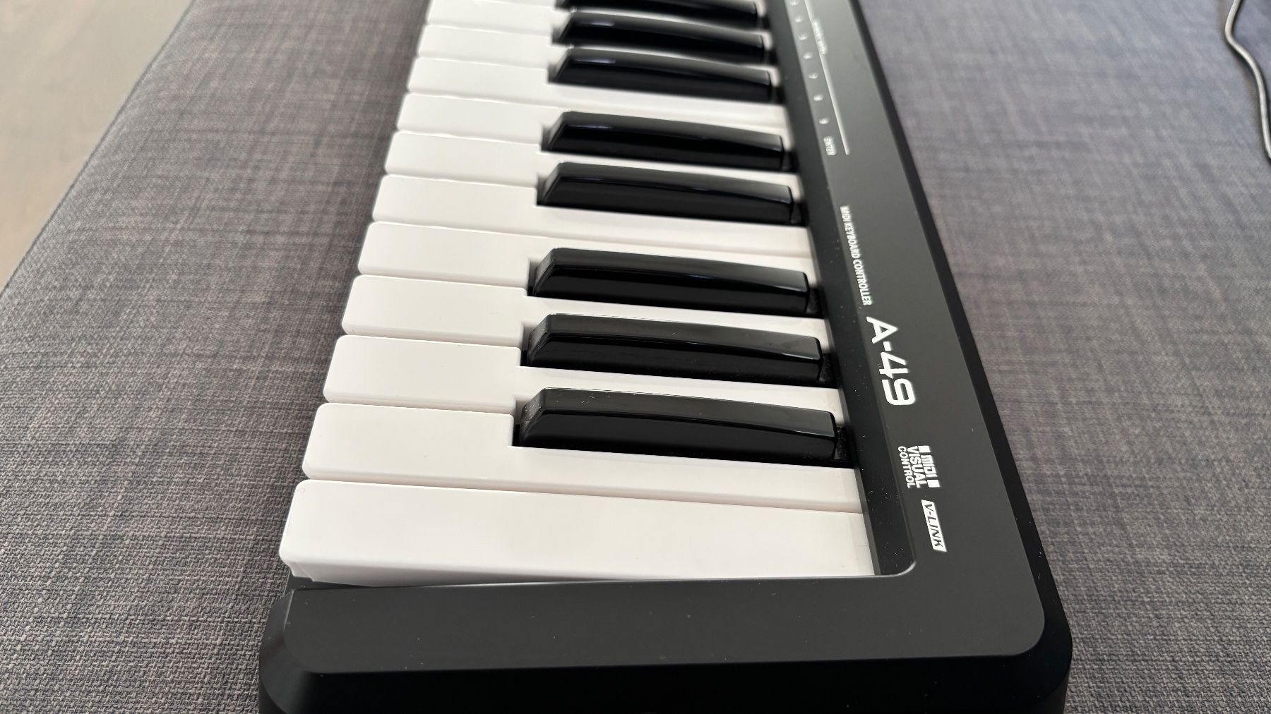 Roland Strumenti musicali: Roland A49 Midi Keyboard – Usato da Lausanne venduto da Pazuzu02 2