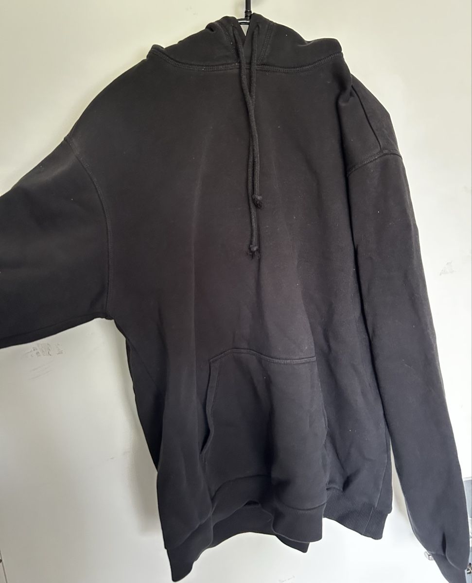 Maglioni & Felpe: Schwarzer Hoodie – Usato da Zürich venduto da ElsterAuge7
