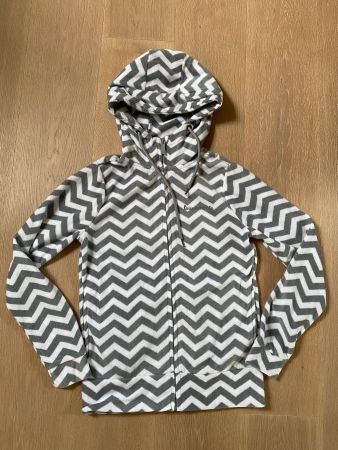 Neuer Hoody mit Reissverschluss in grau/weiss Grösse S