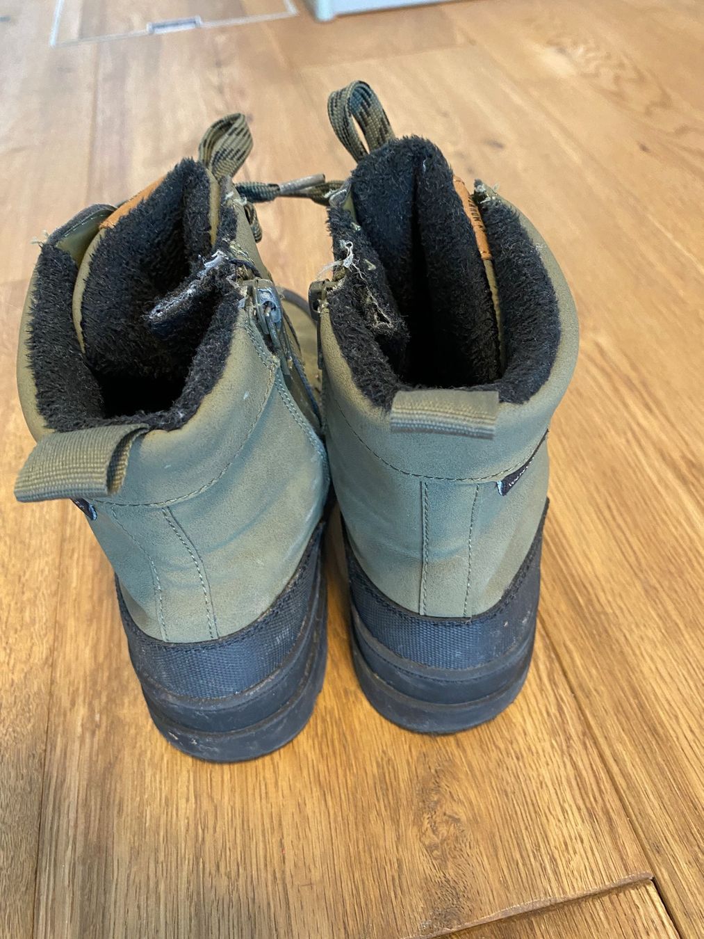 H&M Scarpe per ragazzi: Wasserdichte Boots H&M khakigrün Gr. 32 – Usato da Steinerberg venduto da luckyfin 4
