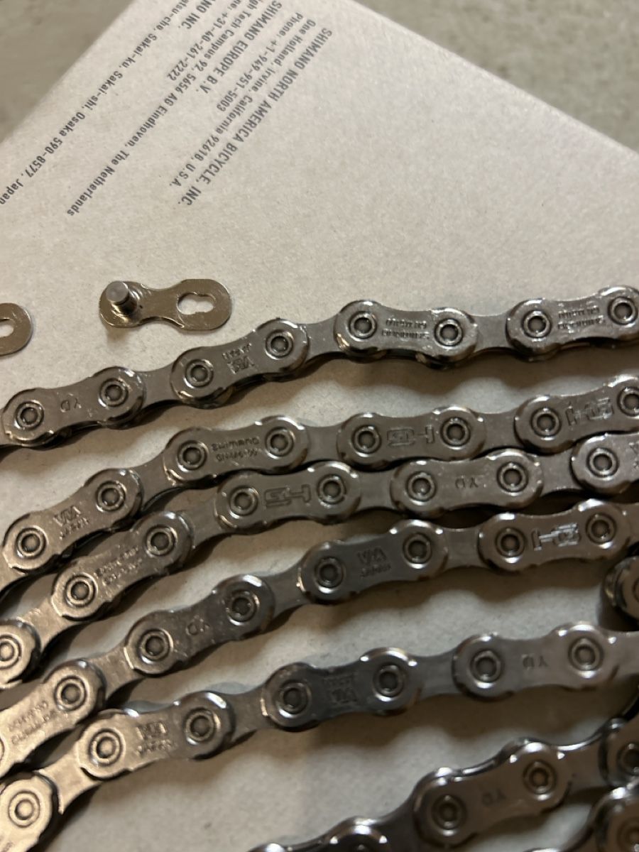 Shimano Ultegra 12-Speed Chain HG Series NEW & quick links (Neuf (Voir ...