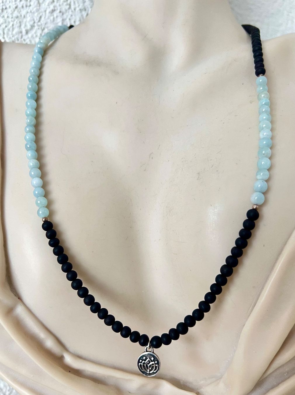 Ketten: Aquamarin Onyx Kette oder Armband mit Silber Lotus - 54cm – Gebraucht aus Ruswil von artbyhand 2