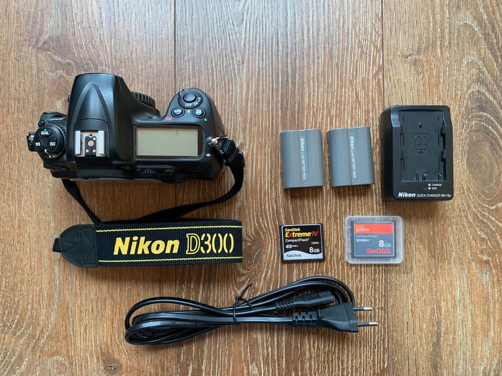 Nikon D300 mit Zubehör | Kaufen auf Ricardo