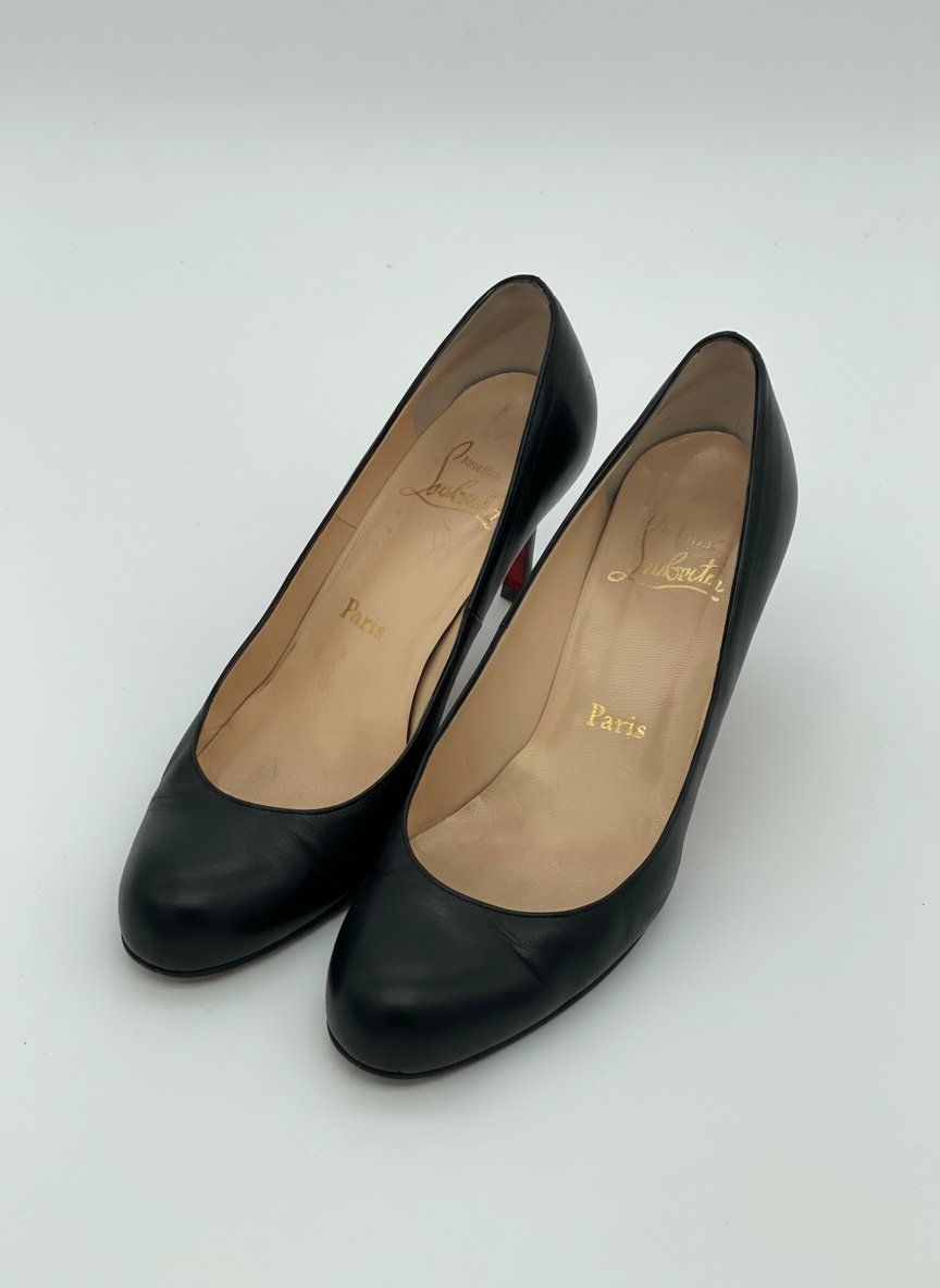 Christian Louboutin Damenschuhe: Christian Louboutin Simple Pump EU 37 Schwarz – Gebraucht aus Zürich von shoe_shop 2