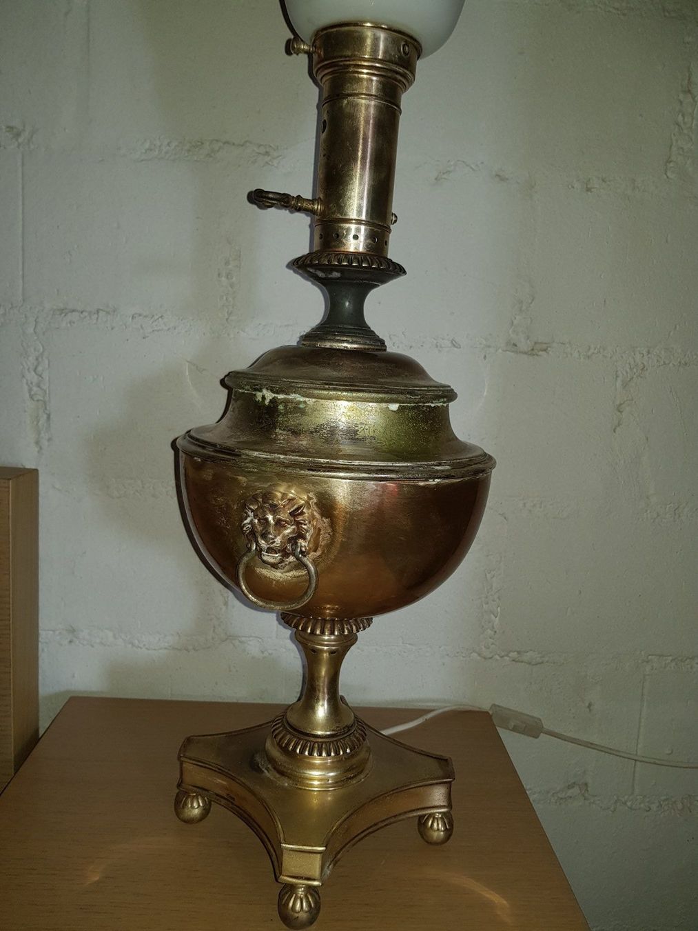 Lampade: Lampe Löwenköpfe antik – Usato da Seedorf BE venduto da Stibutz 4