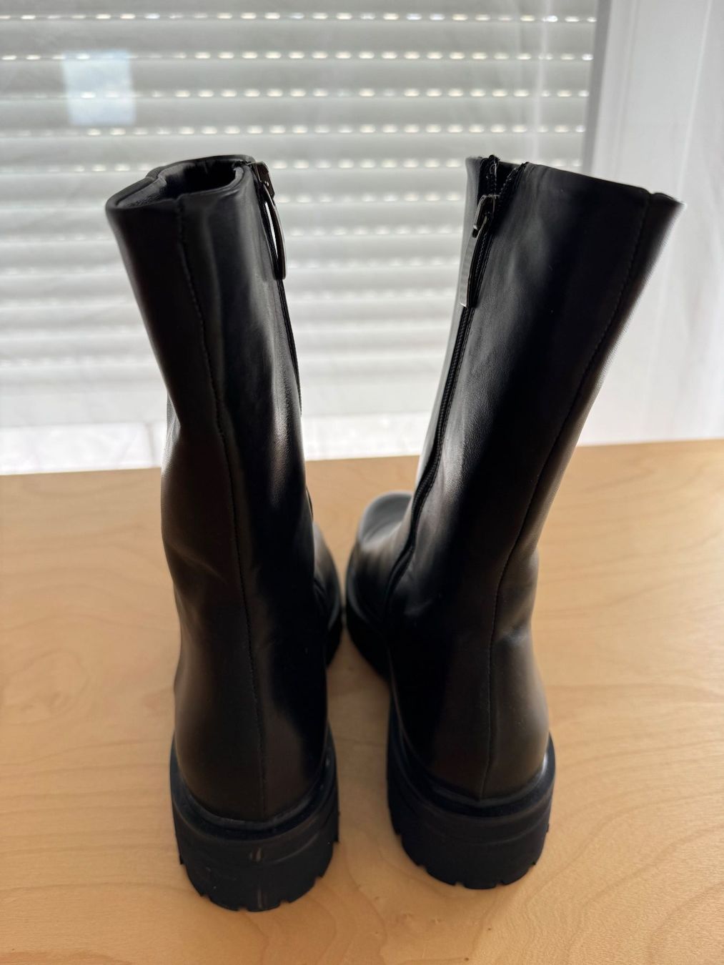 Scarpe da donna: neue Stiefeletten, Leder, schwarz, Grösse 39 – Usato da Rorschacherberg venduto da beeechen 1