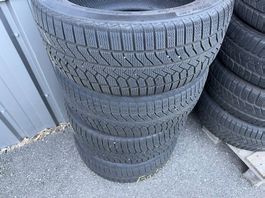 À vendre 4 pneus hiver 245/40R19 