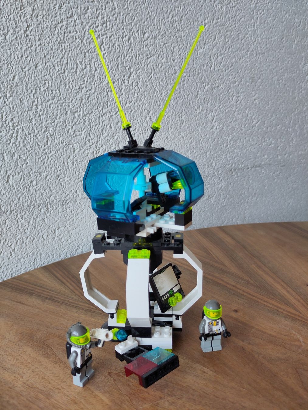 Lego Kit di costruzioni: Ensemble de Lego vintage explorateurs de l'espace – Usato da Bern venduto da div_5c6j 1