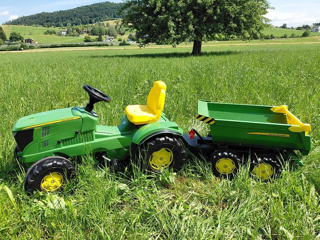 Fahrzeuge für Kinder: John Deer Traktor mit Anhänger – Gebraucht aus Wangen von Schnurrli15