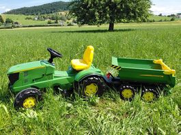 John Deer Traktor mit Anhänger
