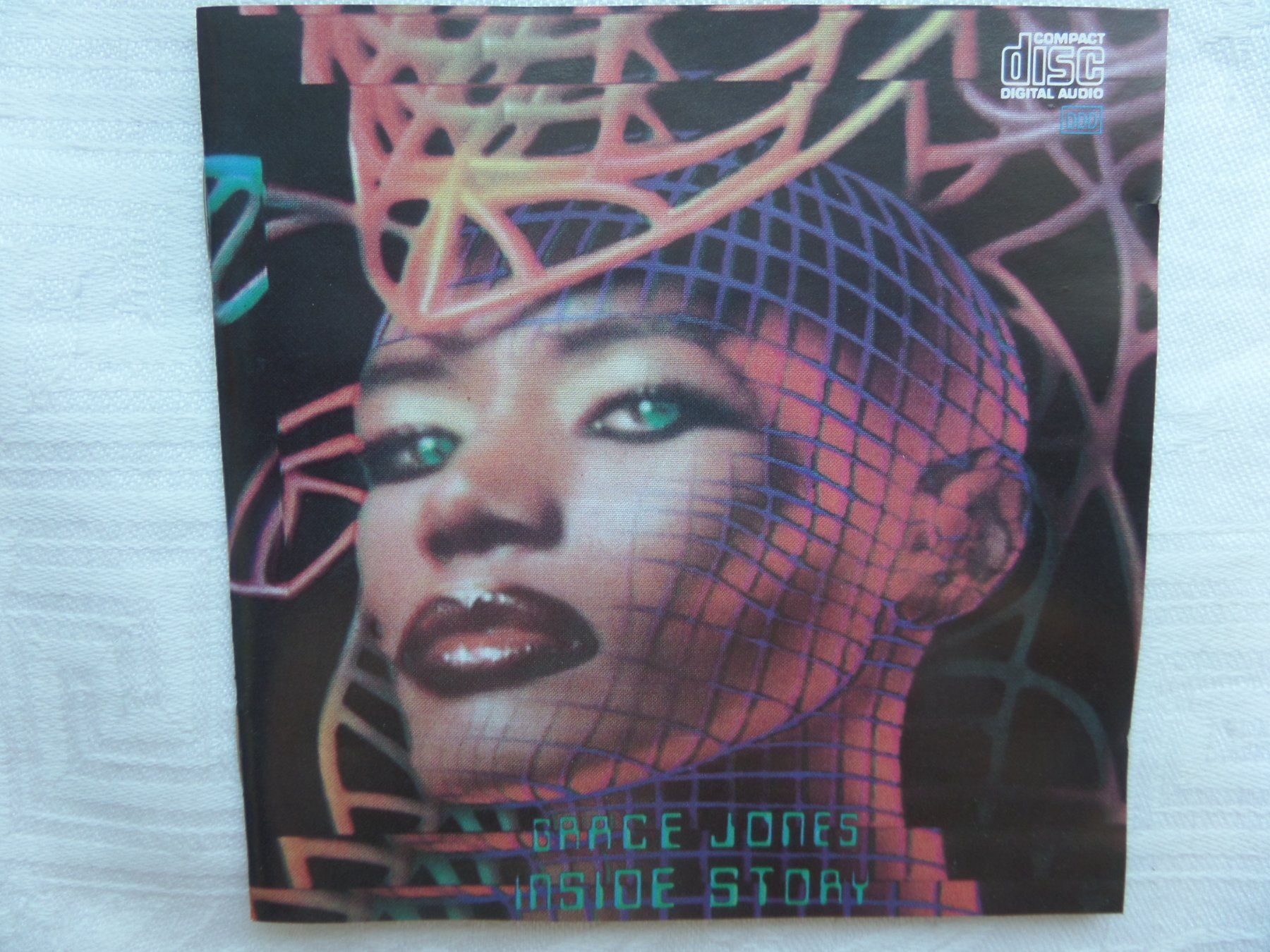CD: Grace Jones - Inside Story – Usato da Genève venduto da CDLPBookS