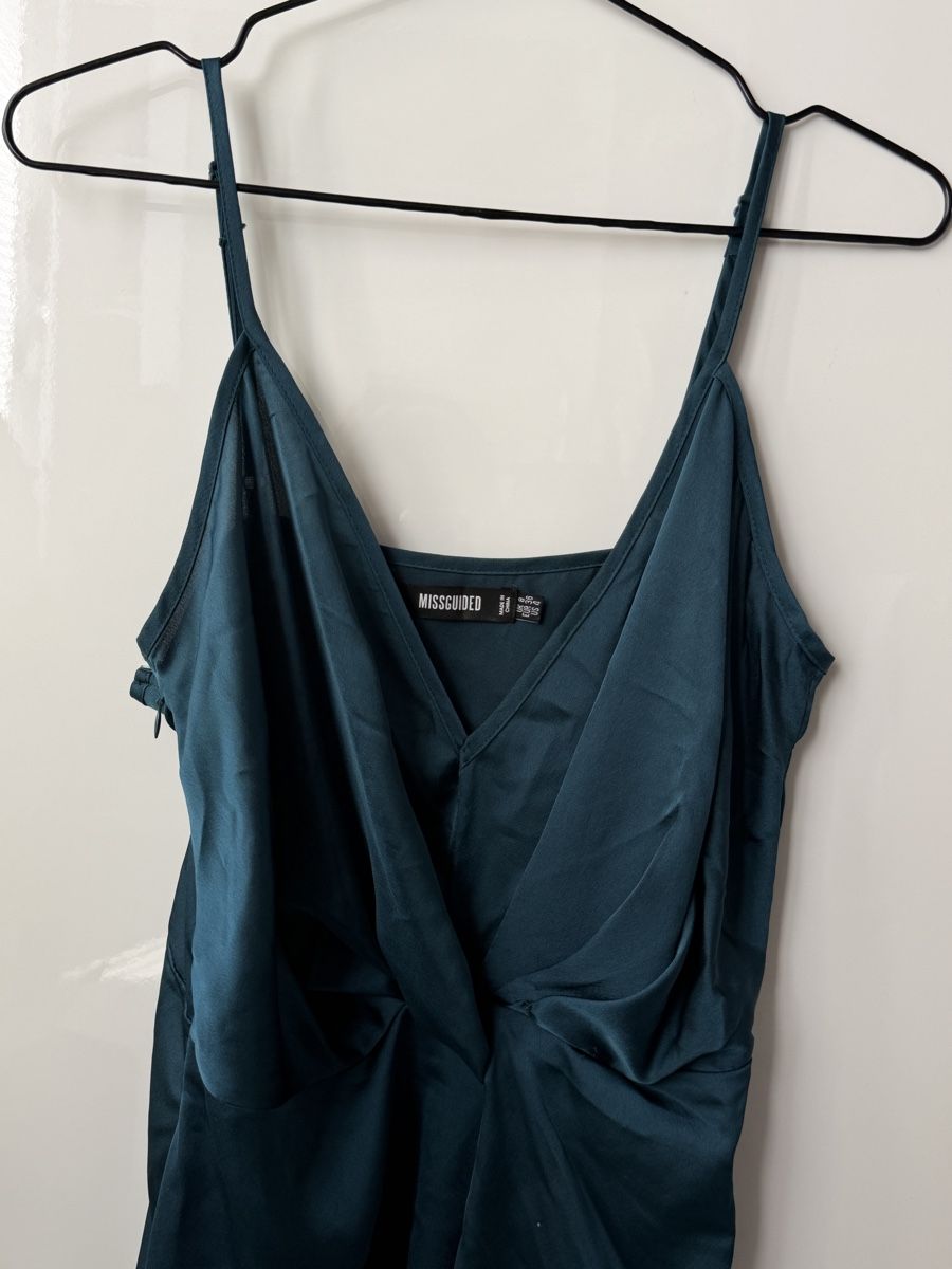 Vestiti: Missguided Satin Mini Dress - Forest Green – Nuovo (secondo la descrizione) da Interlaken venduto da pat_b8yn 2