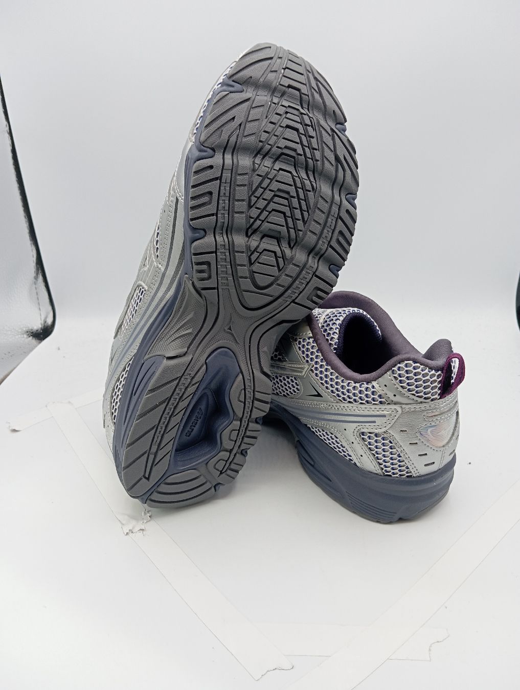 Mizuno Scarpe da uomo: Mizuno MXR (EU42) – Nuovo e nell'imballaggio originale da Schaffhausen venduto da outlez 7