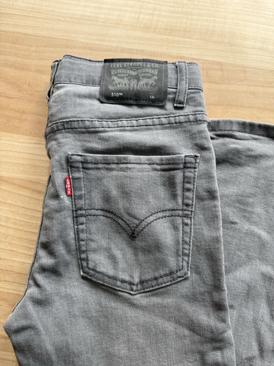 Levi's Pantaloni: Levis 510, Grösse 152 – Nuovo (secondo la descrizione) da Luzern venduto da Daniela1907
